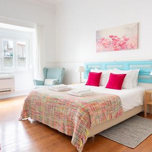 140m² 4 slaapkamer, 2 privé badkamer Appartement in Sao Joao de Deus
